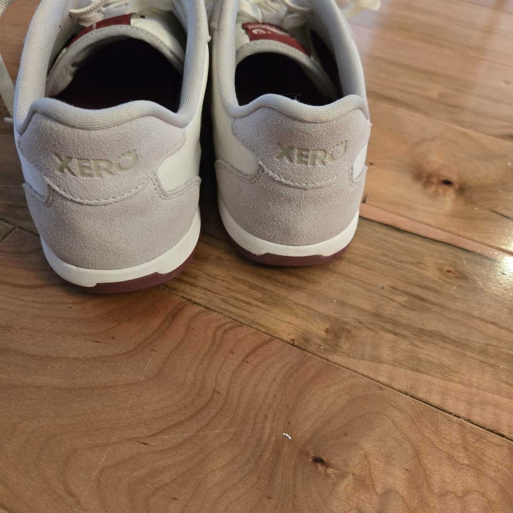 Xero Size 9 Wynn Sneakers - Picture 4 of 8